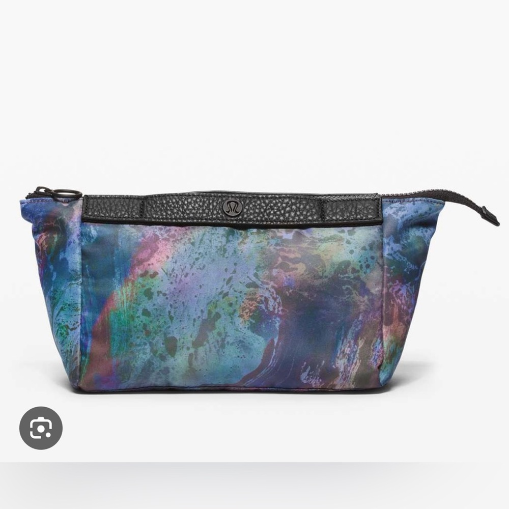 Lululemon Travel easy toiletry/makeup kit